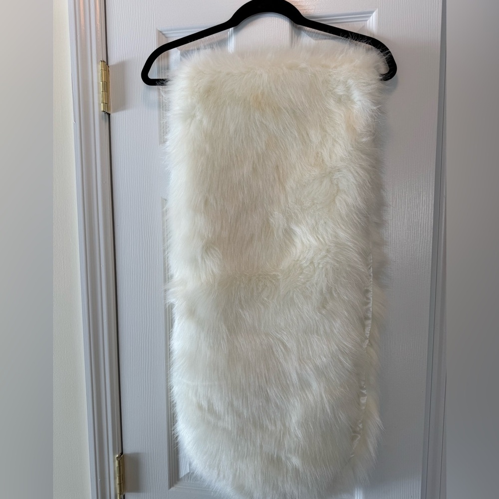Luxurious White Faux Fur Shawl
